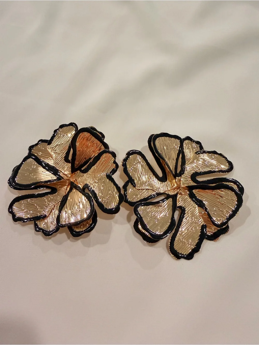 Gold Floral Outline Earrings